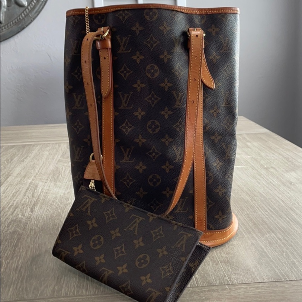 LOUIS VUITTON “BUCKET”